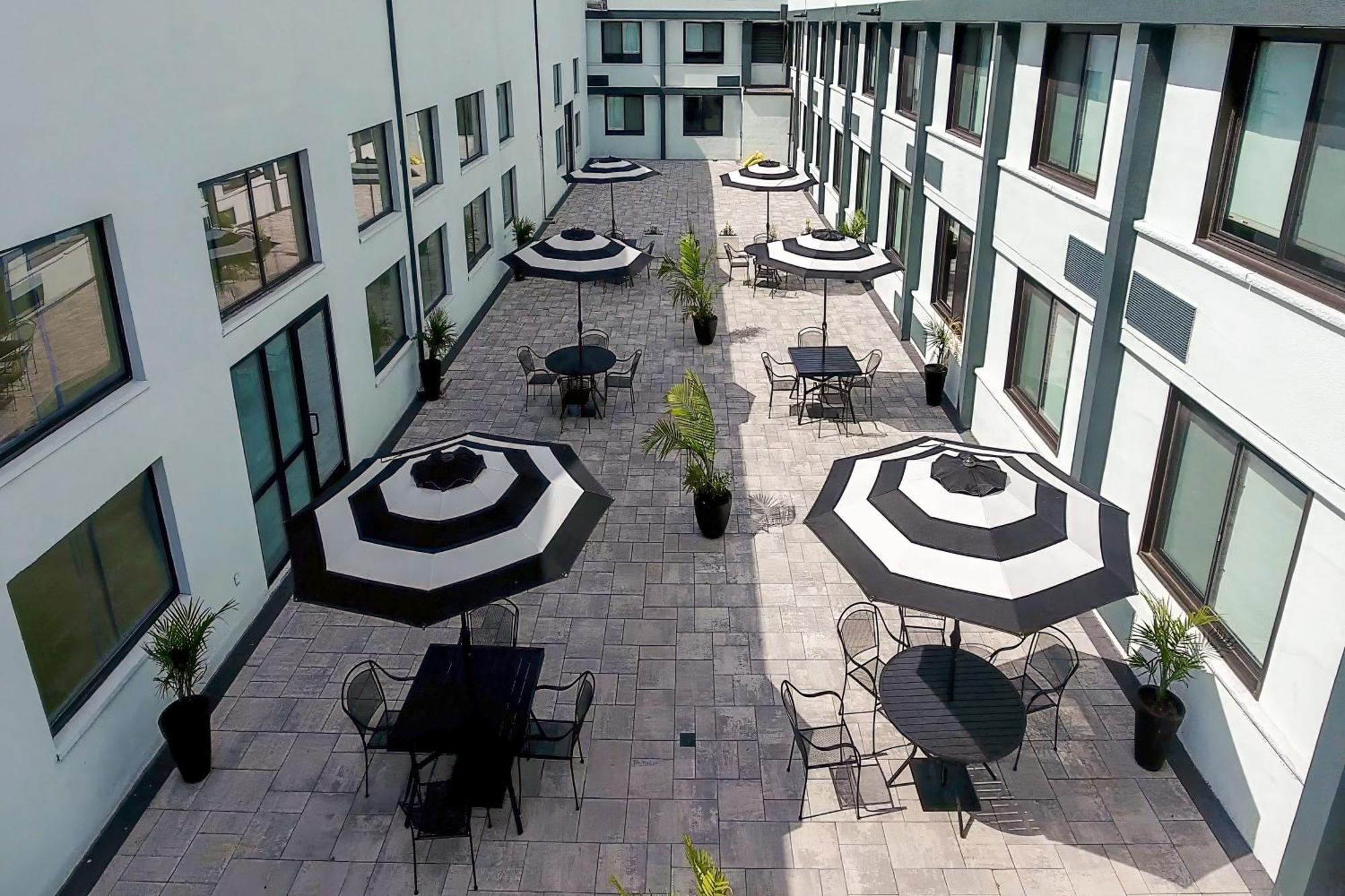 Hometowne Studios By Red Roof & Conference Center Κόρτλαντ Εξωτερικό φωτογραφία